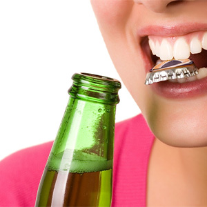 using teeth as tool doesn’t prevent dental emergencies in Dallas
